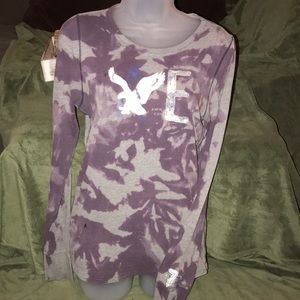Long sleeved American Eagle shirt